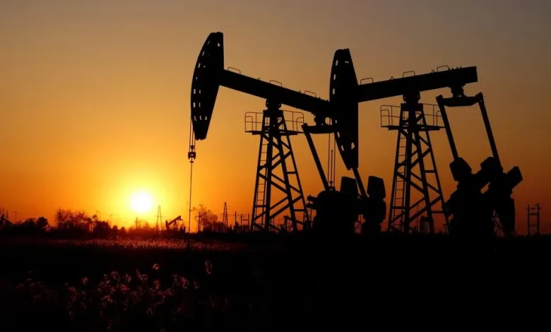 Oil heads for weekly gain as Middle East tensions keep market on edge