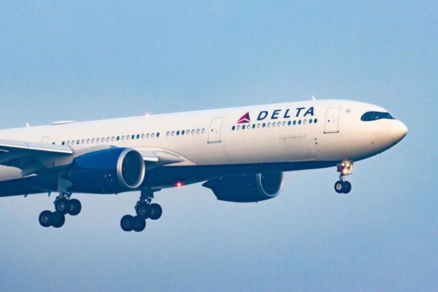 Delta, United sued for selling windowless ‘window seats’