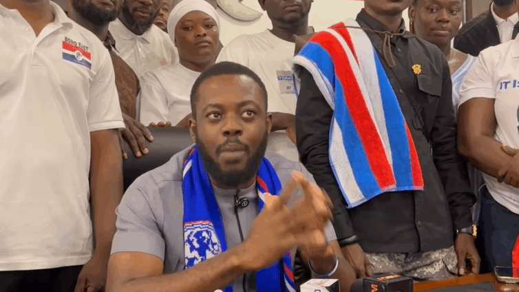 Hundreds of NPP youth organisers pick nomination forms for Bawumia at party HQ
