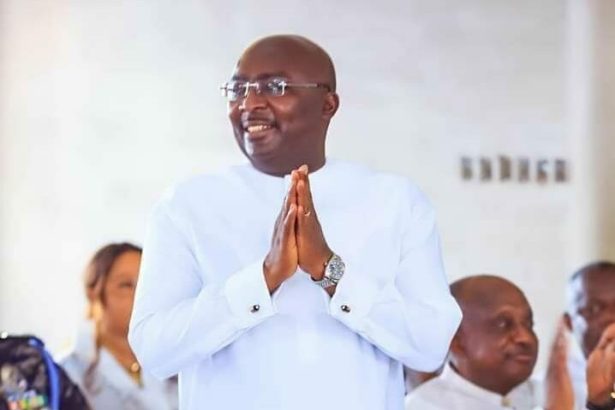 Dr. Bawumia offers public thanksgiving ahead of official results