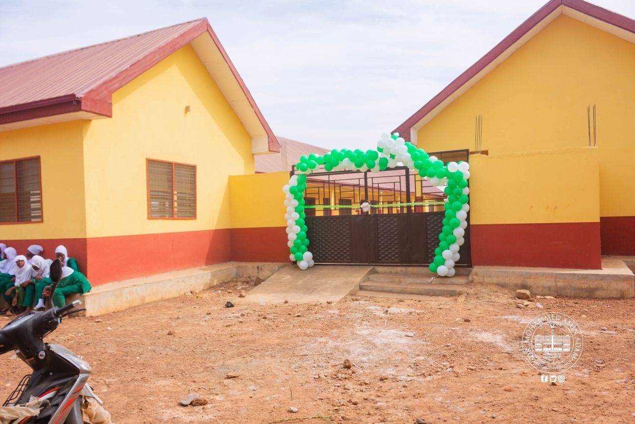 Former Finance Minister Hands Over 300-Bed Hostel Facility to Ambariyya Islamic Institute