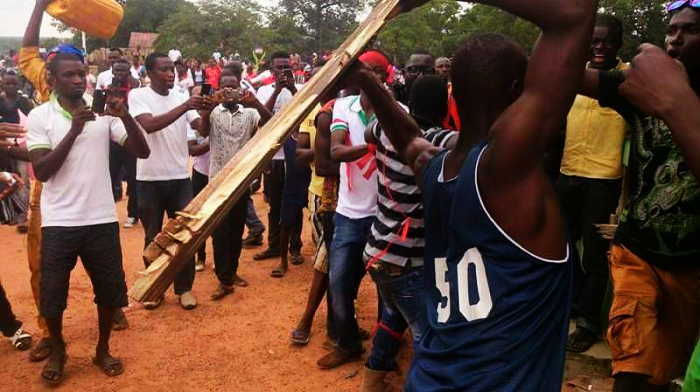 Two injured as rival chiefs’ supporters clash over gravel pit in Kpandai