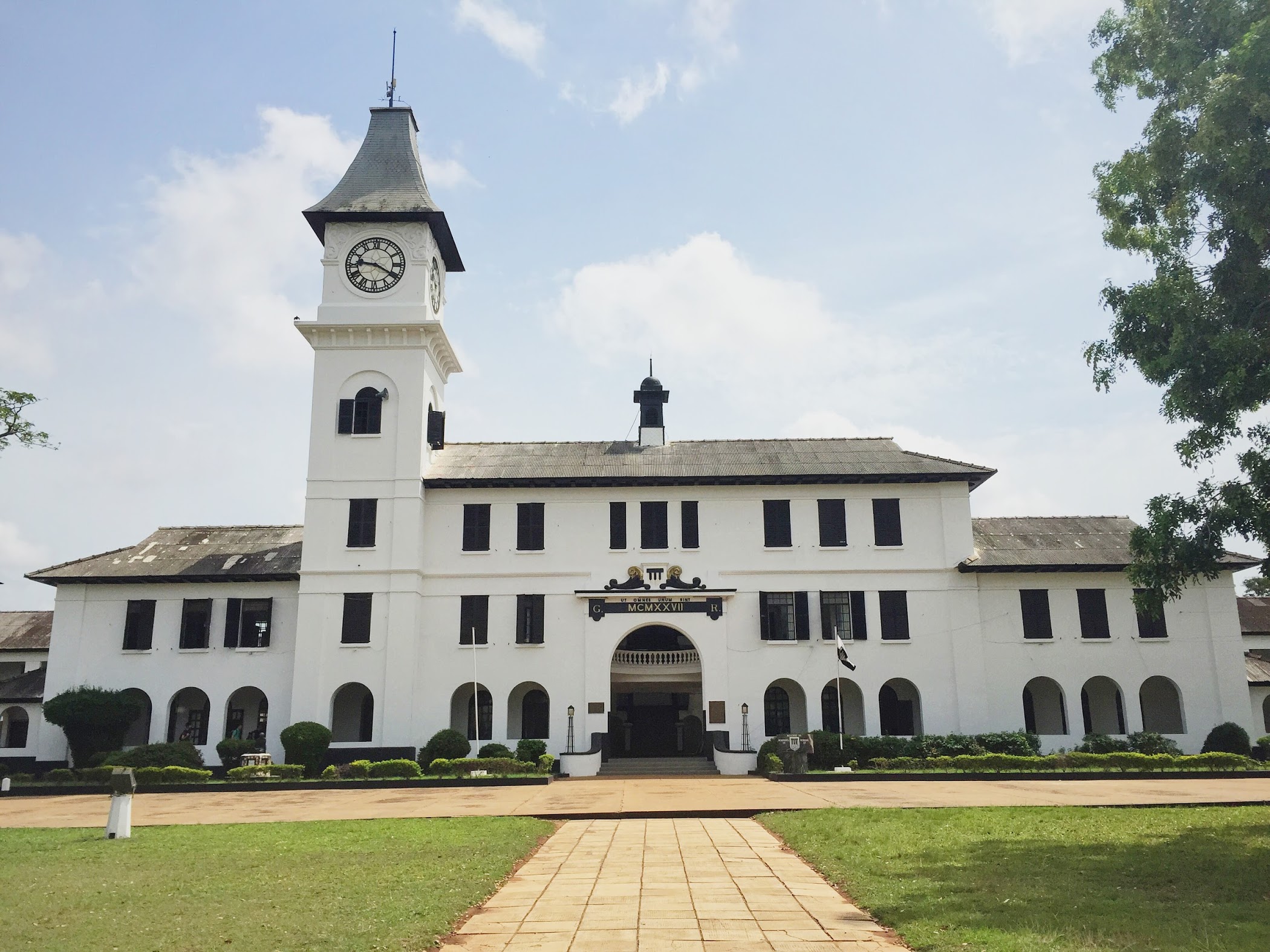 Achimota SHS Snr. Housemaster threatens to sue student over false ‘sextortion’ claims