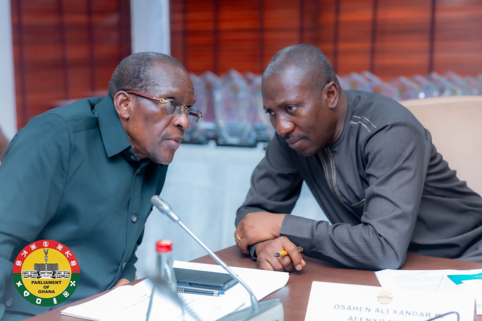 Minority Leader joins Speaker to honour retired Parliamentary Service staff