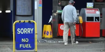 South Africa’s fuel marketunder strain as over 140 stations face shortages amid global oil tensions