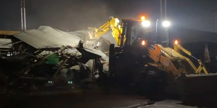 Kasoa old market demolition displaces hundreds of traders
