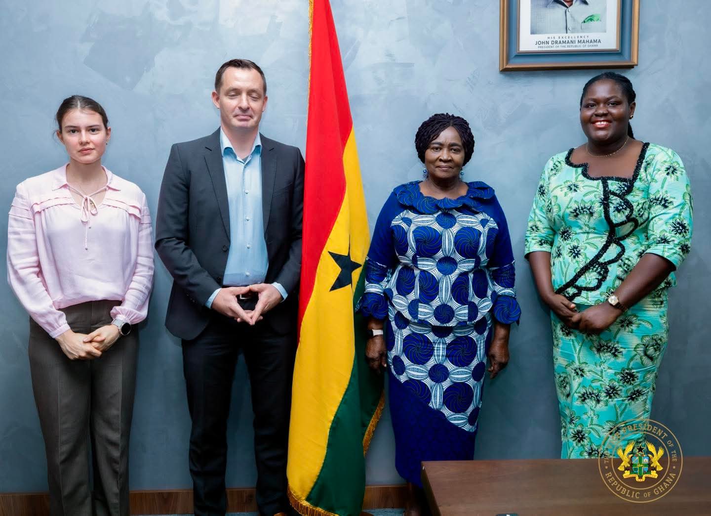 Vice President backs FES on women’s leadership and youth investment